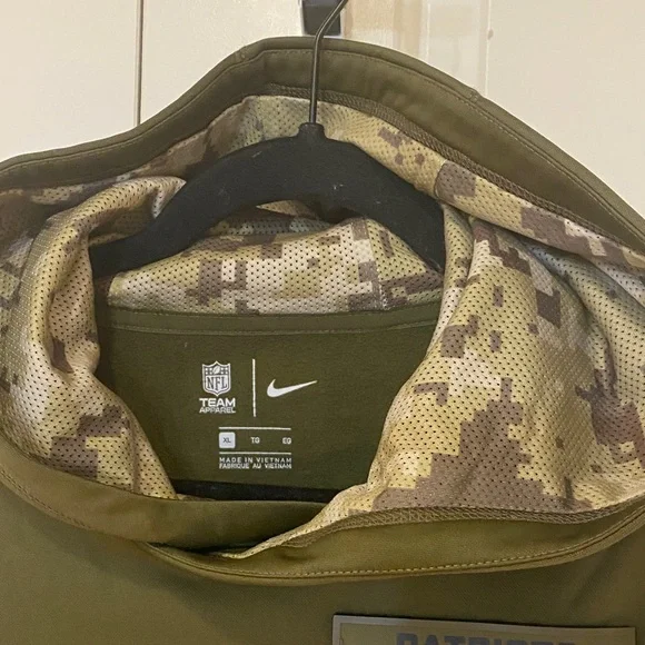 Nike New England Patriots Salute To Service Hoodie. Ladies XL - Picture 4 of 5